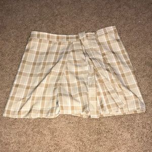 🛍️☀️ 3/$10 Brown Plaid Skirt ☀️🛍️